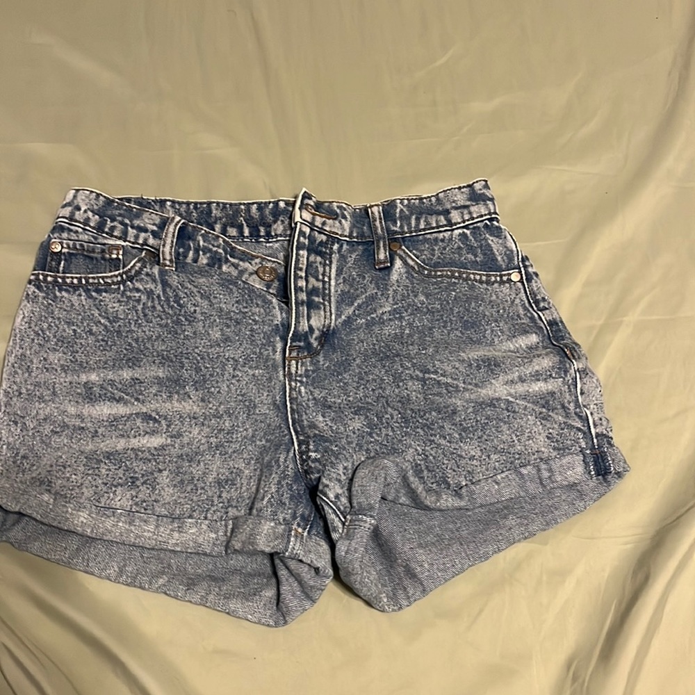 Light wash button-up denim shorts